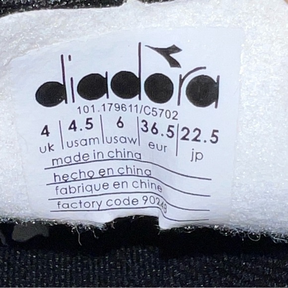 ***NWT*** Diadora White & Neon Yellow Soccer Cleats - Picture 9 of 9